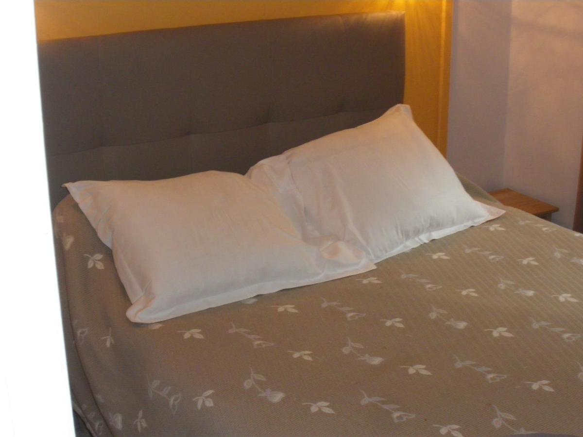 Bed and Breakfast Les Coquillettes Équemauville Exterior foto