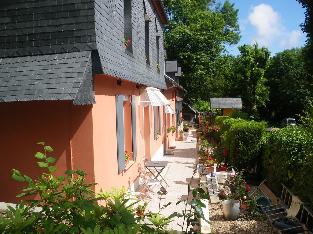 Bed and Breakfast Les Coquillettes Équemauville Exterior foto